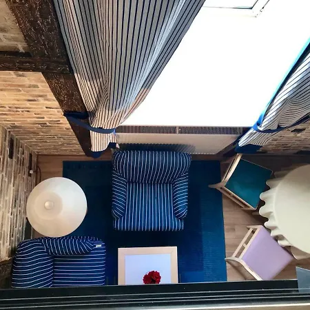 Loft Near Old Town Gates