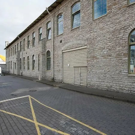 Loft Near Old Town Gates Apartmán